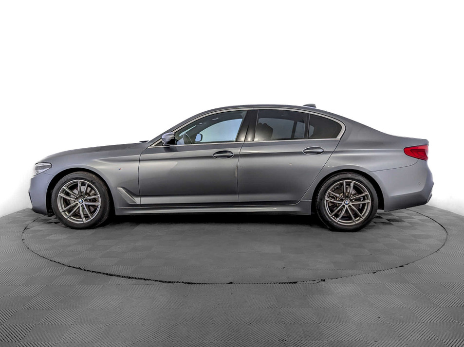 Автомобиль с пробегом BMW 5 серии в городе Москва ДЦ - Авто-Авангард