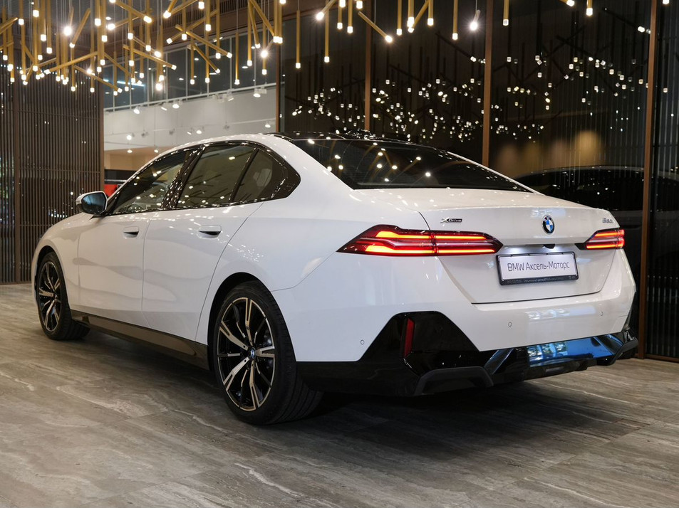 Автомобиль с пробегом BMW 5 серии в городе Санкт-Петербург ДЦ - Аксель-Моторс