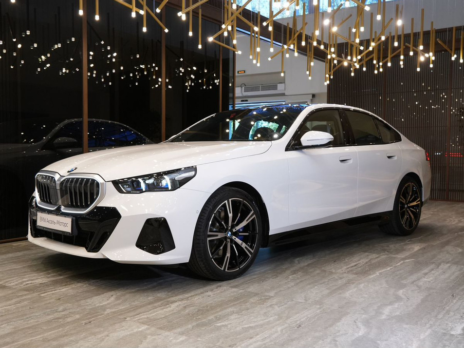 Автомобиль с пробегом BMW 5 серии в городе Санкт-Петербург ДЦ - Аксель-Моторс