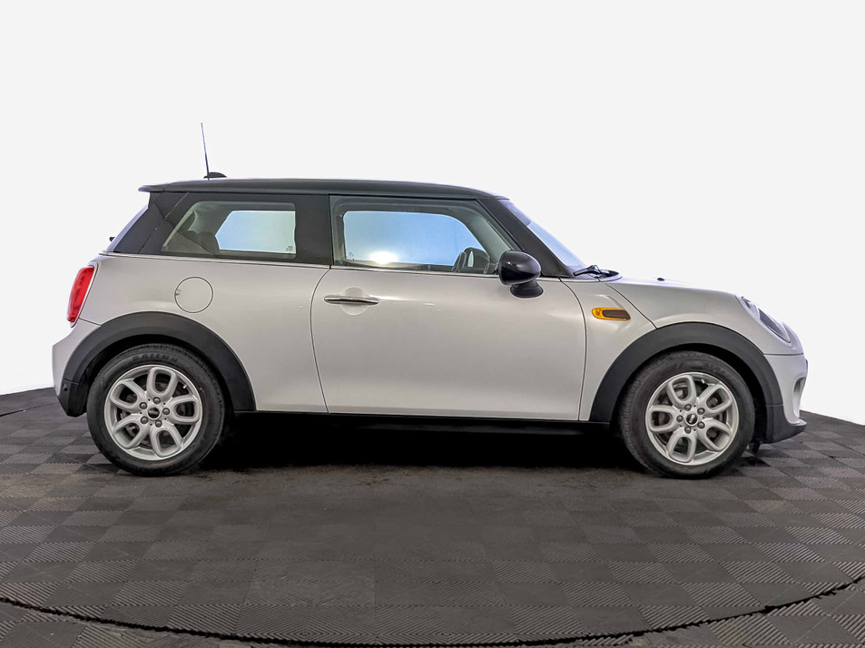 Автомобиль с пробегом MINI Hatch в городе Москва ДЦ - Авто-Авангард