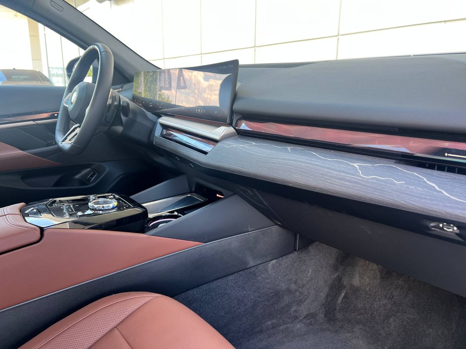 Автомобиль с пробегом BMW 5 серии в городе Сочи ДЦ - Атлас Сочи