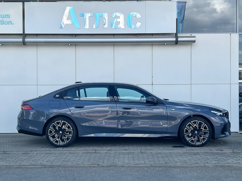 Автомобиль с пробегом BMW 5 серии в городе Сочи ДЦ - Атлас Сочи