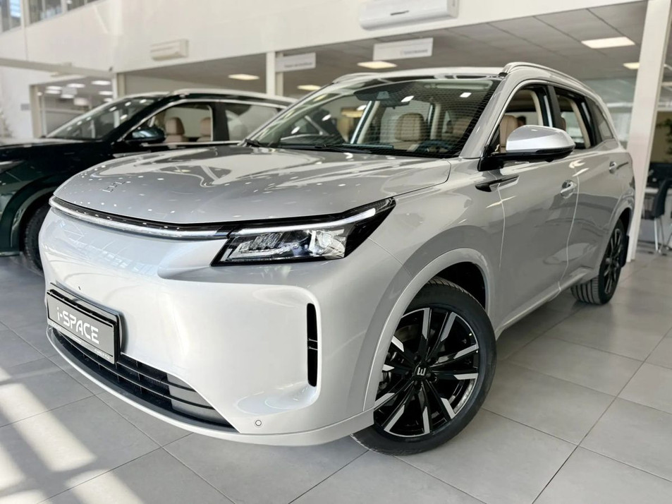 Новый автомобиль EVOLUTE i-SPACE 5-местный Полный привод в городе Рязань ДЦ - EVOLUTE Автоимпорт