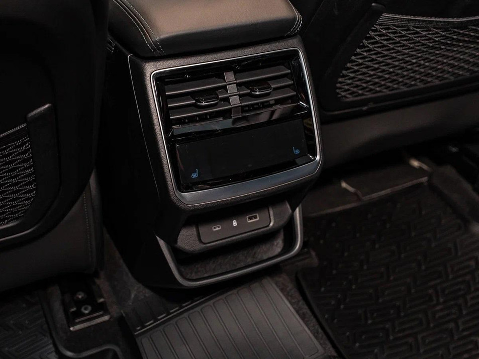 Новый автомобиль Geely Monjaro Флагман / Flagship в городе Челябинск ДЦ - Geely Планета Авто Запад