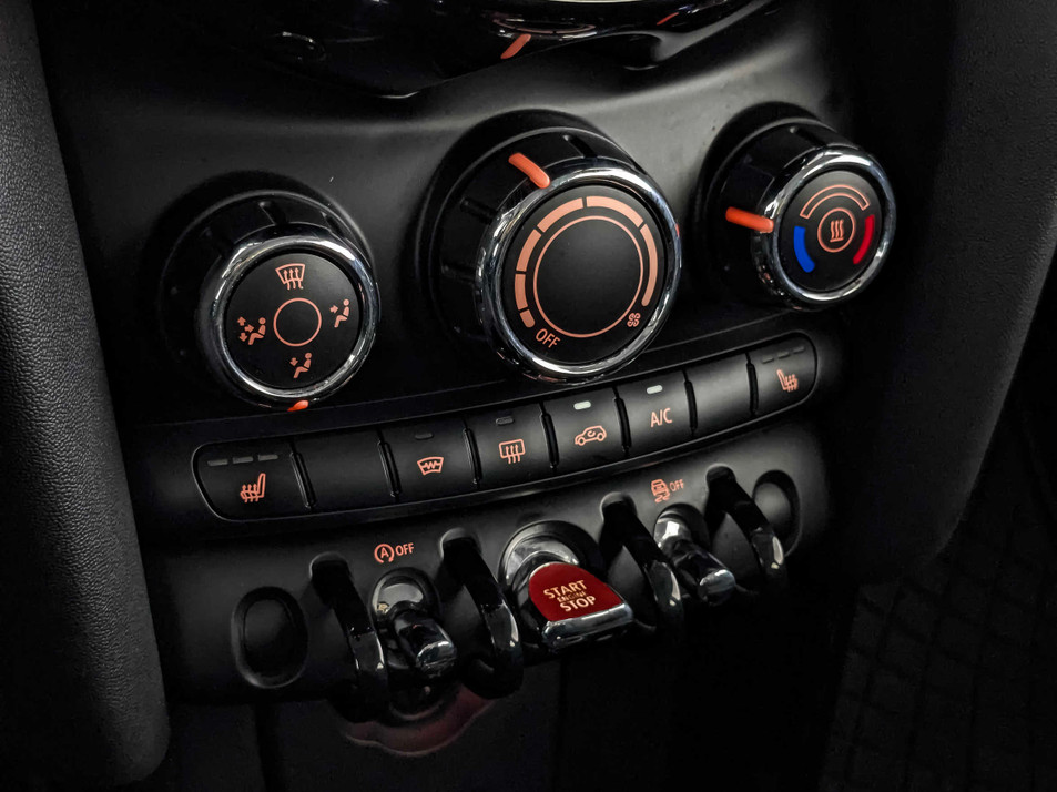 Автомобиль с пробегом MINI Hatch в городе Москва ДЦ - Авто-Авангард