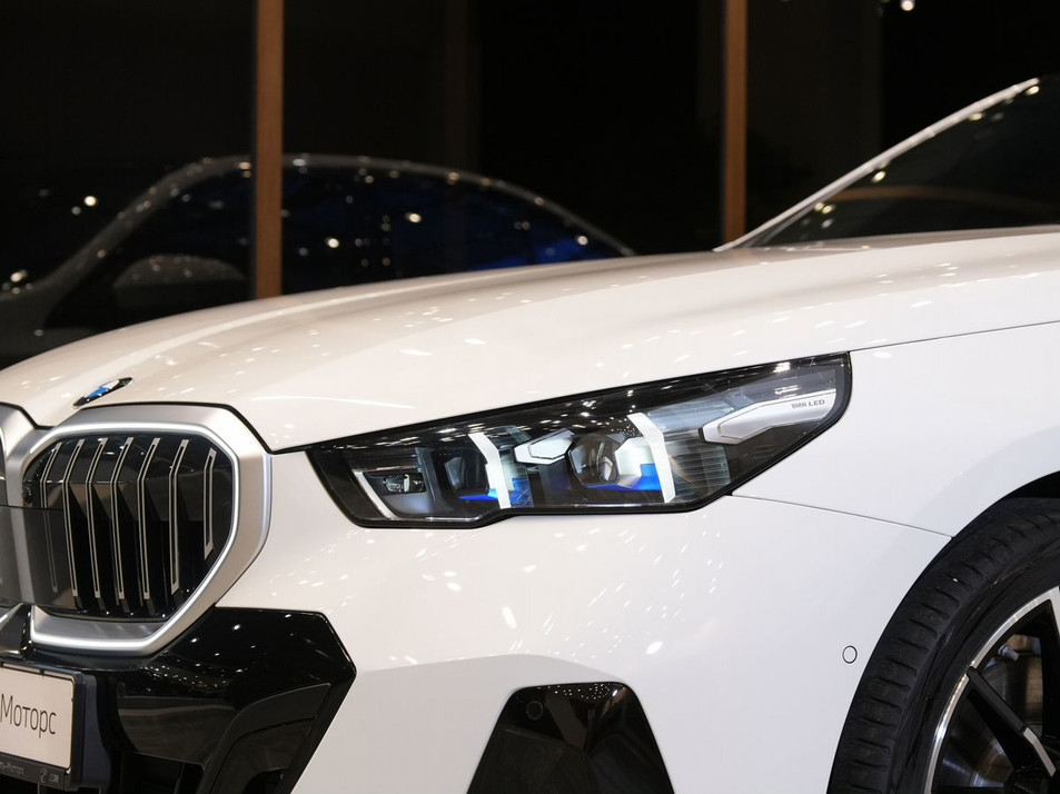 Автомобиль с пробегом BMW 5 серии в городе Санкт-Петербург ДЦ - Аксель-Моторс