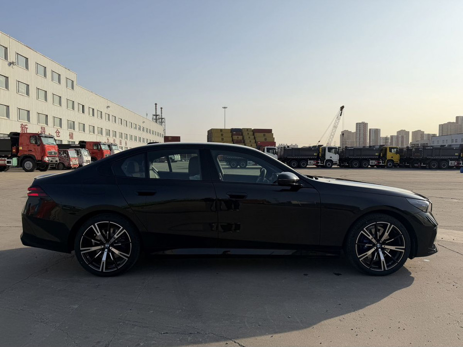 Автомобиль с пробегом BMW 5 серии в городе Сочи ДЦ - Атлас Сочи