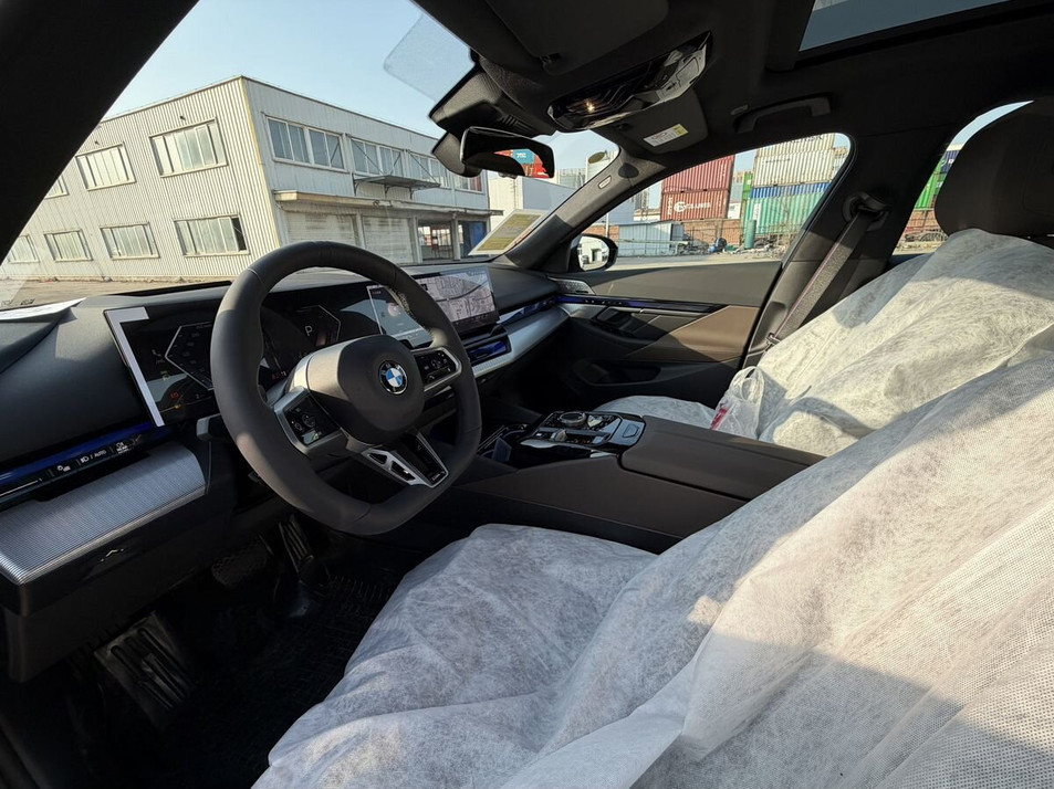 Автомобиль с пробегом BMW 5 серии в городе Сочи ДЦ - Атлас Сочи