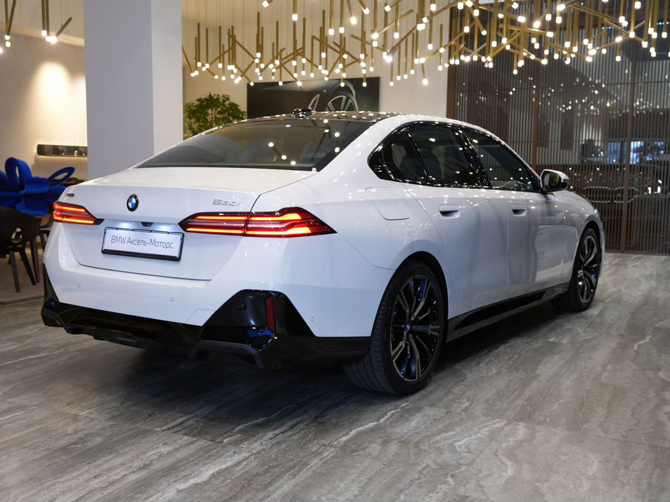 Автомобиль с пробегом BMW 5 серии в городе Санкт-Петербург ДЦ - Аксель-Моторс