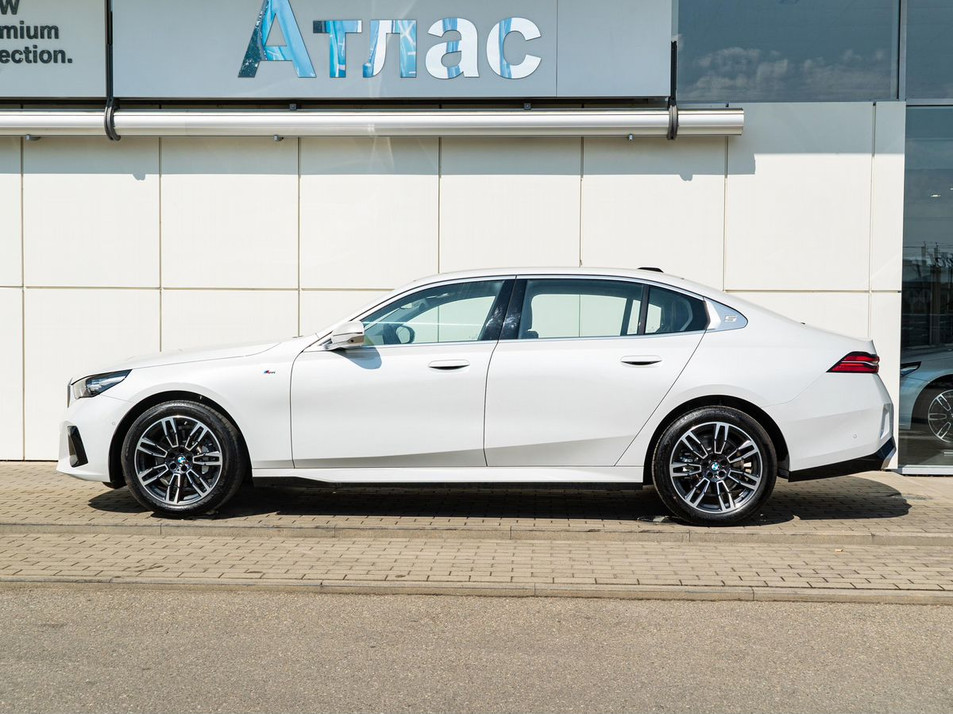 Автомобиль с пробегом BMW 5 серии в городе Сочи ДЦ - Атлас Сочи