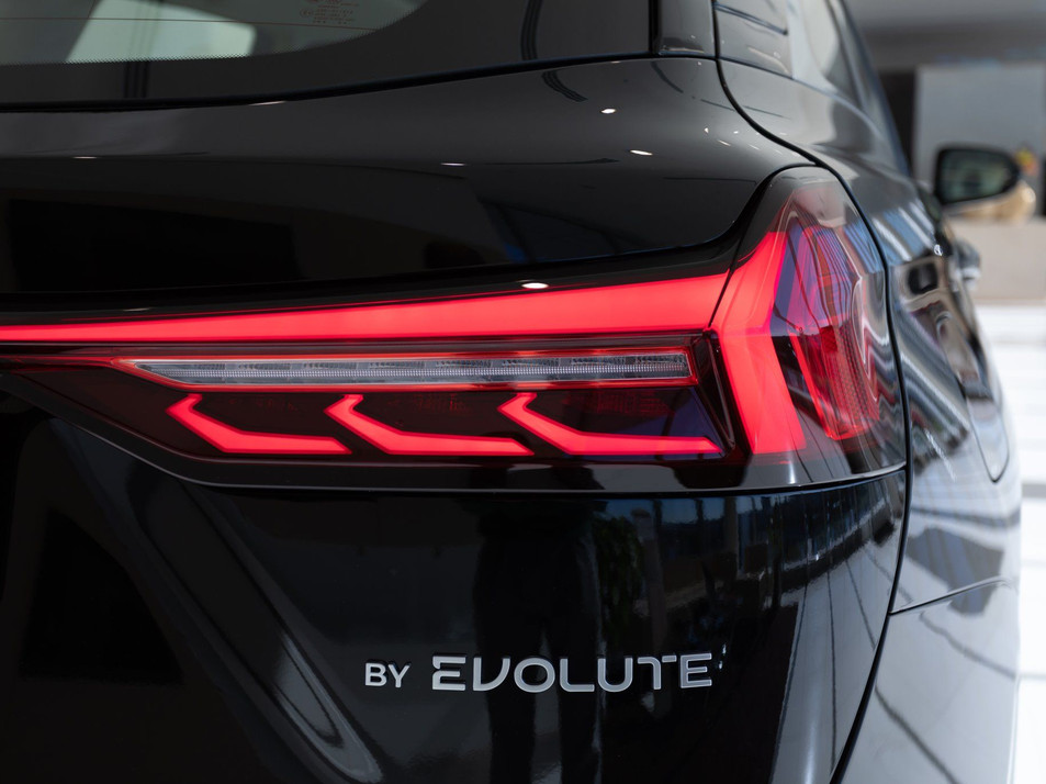 Новый автомобиль EVOLUTE i-SPACE 7-местный в городе Москва ДЦ - EVOLUTE АВИЛОН