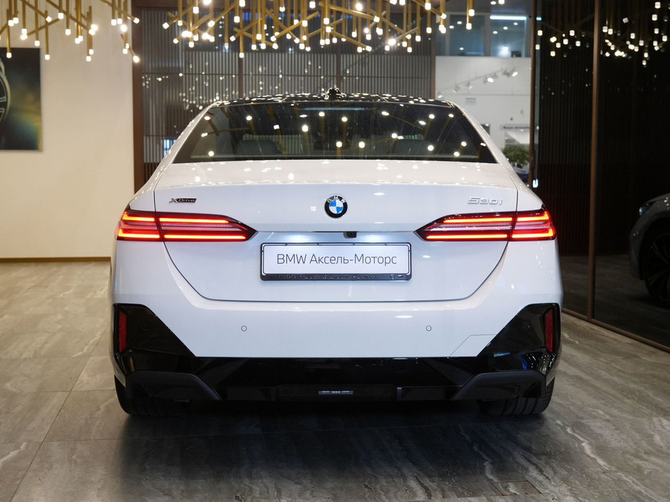 Автомобиль с пробегом BMW 5 серии в городе Санкт-Петербург ДЦ - Аксель-Моторс