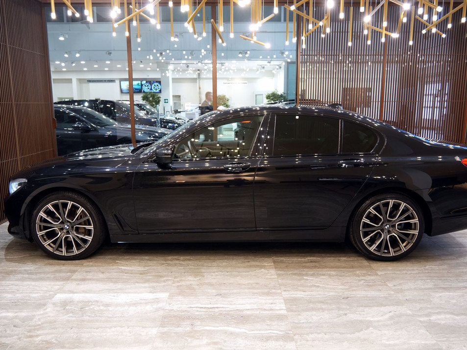 Автомобиль с пробегом BMW 7 серии в городе Санкт-Петербург ДЦ - Аксель-Моторс