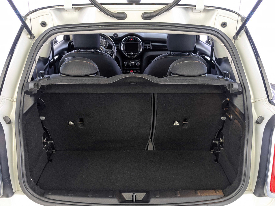 Автомобиль с пробегом MINI Hatch в городе Москва ДЦ - Авто-Авангард