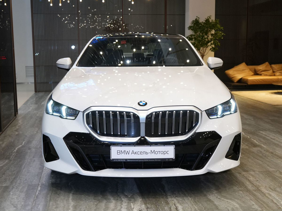 Автомобиль с пробегом BMW 5 серии в городе Санкт-Петербург ДЦ - Аксель-Моторс