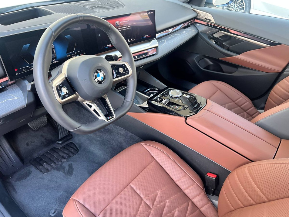 Автомобиль с пробегом BMW 5 серии в городе Сочи ДЦ - Атлас Сочи