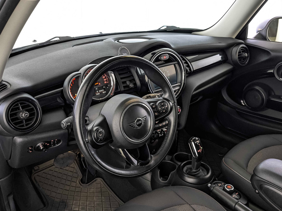 Автомобиль с пробегом MINI Hatch в городе Москва ДЦ - Авто-Авангард