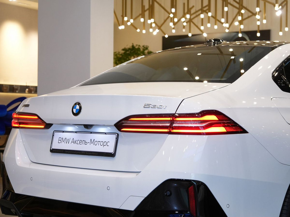 Автомобиль с пробегом BMW 5 серии в городе Санкт-Петербург ДЦ - Аксель-Моторс