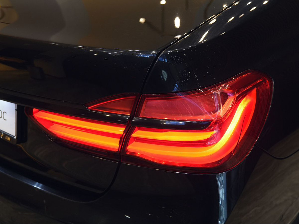 Автомобиль с пробегом BMW 7 серии в городе Санкт-Петербург ДЦ - Аксель-Моторс