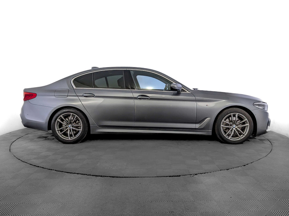 Автомобиль с пробегом BMW 5 серии в городе Москва ДЦ - Авто-Авангард