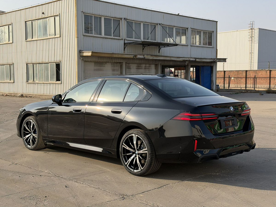 Автомобиль с пробегом BMW 5 серии в городе Сочи ДЦ - Атлас Сочи