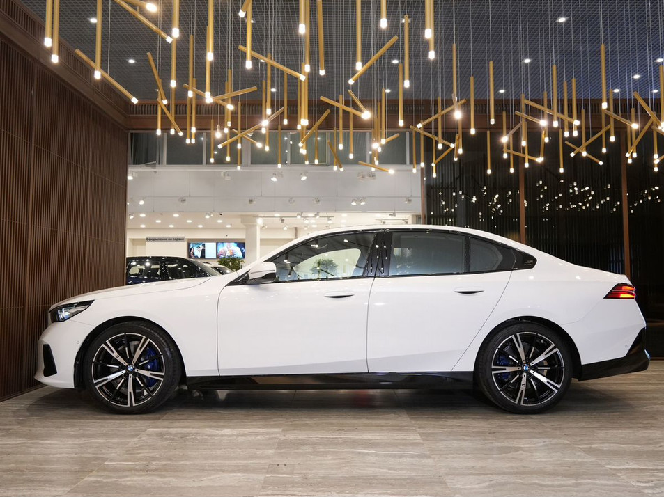 Автомобиль с пробегом BMW 5 серии в городе Санкт-Петербург ДЦ - Аксель-Моторс