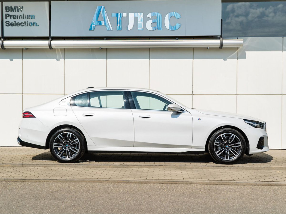 Автомобиль с пробегом BMW 5 серии в городе Сочи ДЦ - Атлас Сочи