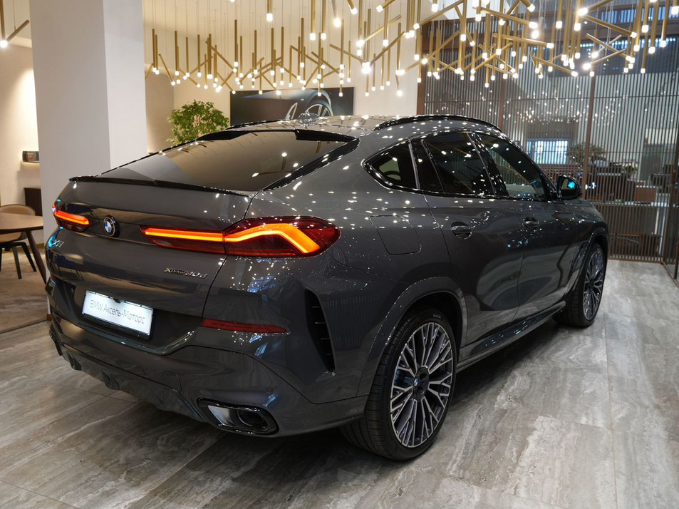 Автомобиль с пробегом BMW X6 в городе Санкт-Петербург ДЦ - Аксель-Моторс